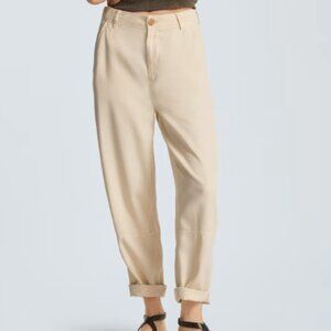 Everlane | The Buttersoft Chino in "Parchment"